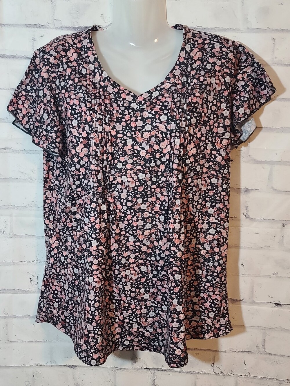 Women's Floral V-Neck Flutter Sleeve Pleated Knit Blouse L